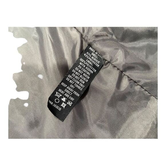 NWT BUCKLE GLAMSIA Small Faux Fur Vest - Picture 7 of 8